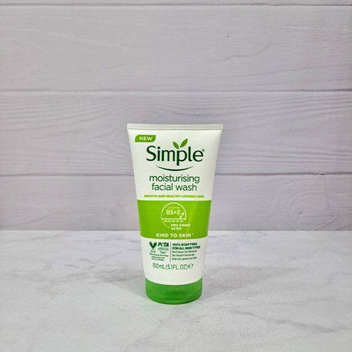 ژل شستشوی مرطوبکننده صورت سیمپل مدل Moisturising Facial Wash