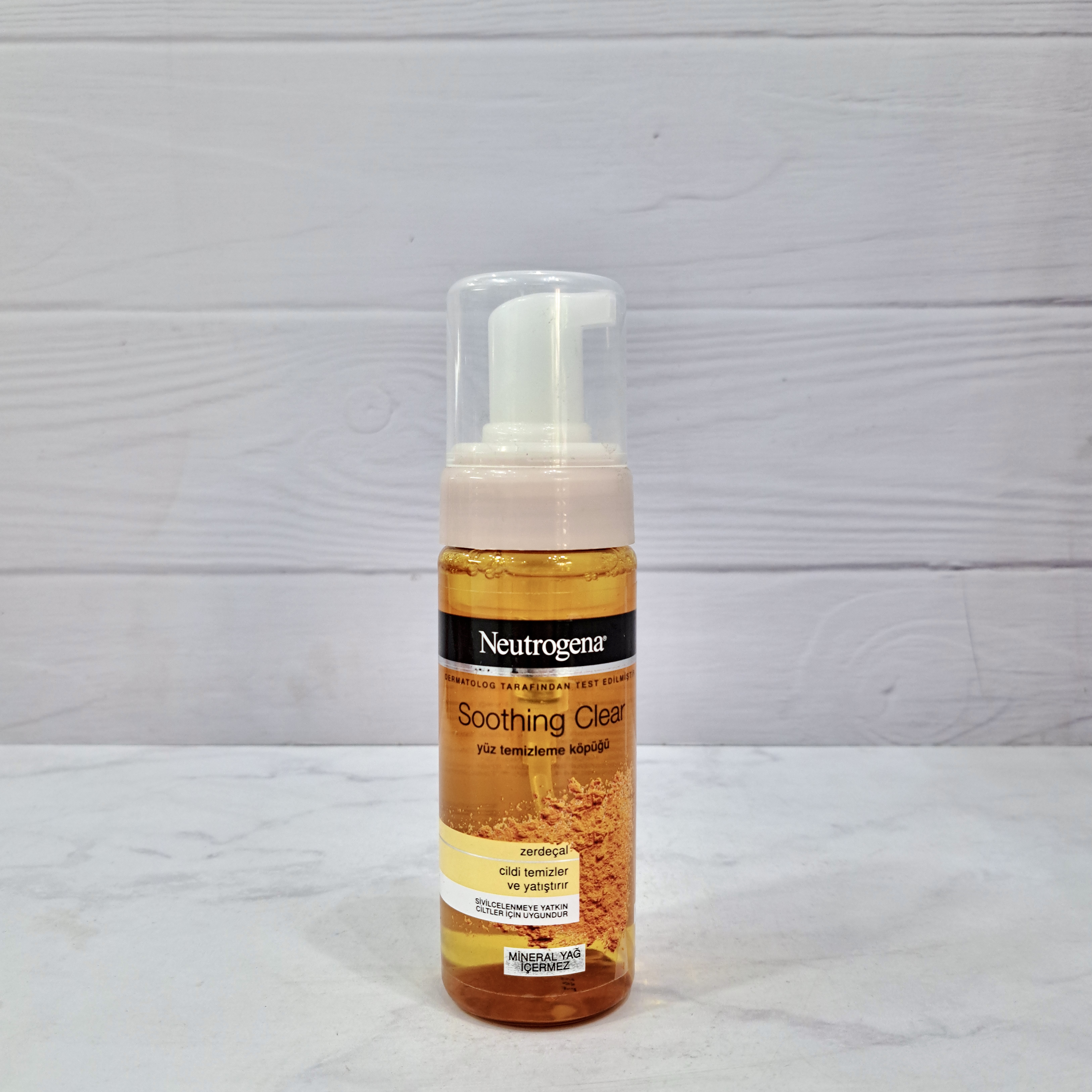 فوم شستشوی صورت نوتروژینا Soothing Clear حاوی زردچوبه