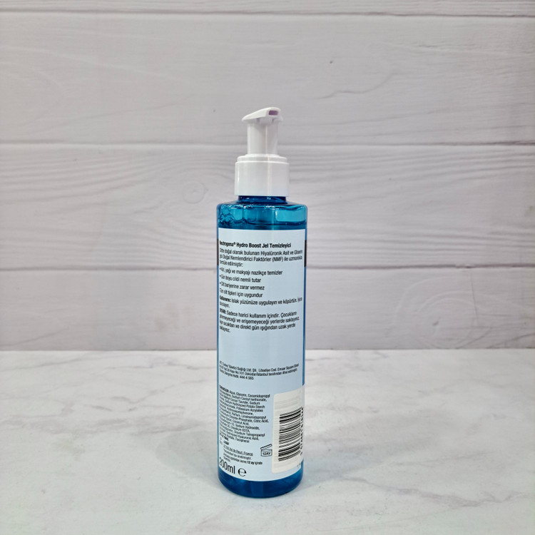 ژل شستشوی صورت نوتروژینا Hydro Boost حاوی هیالورونیک اسید