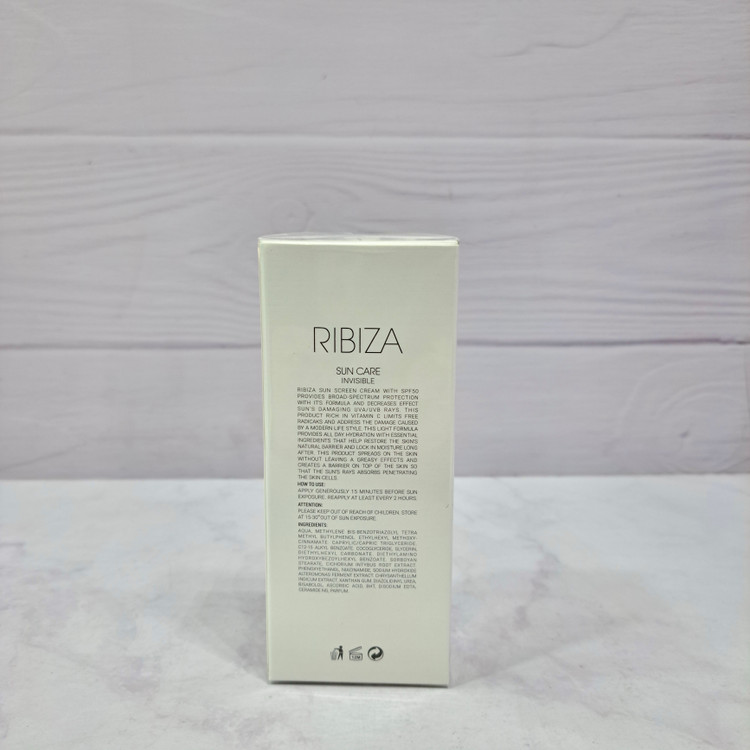 ضد آفتاب ریبیزا SPF50 بیرنگ فاقد چربی 50 میلیلیتر
