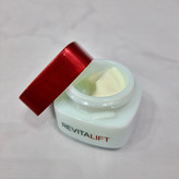 کرم دور چشم ضد چروک و سفتکننده لورآل Revitalift Hydrating Eye Cream حجم 15 میلیلیتر