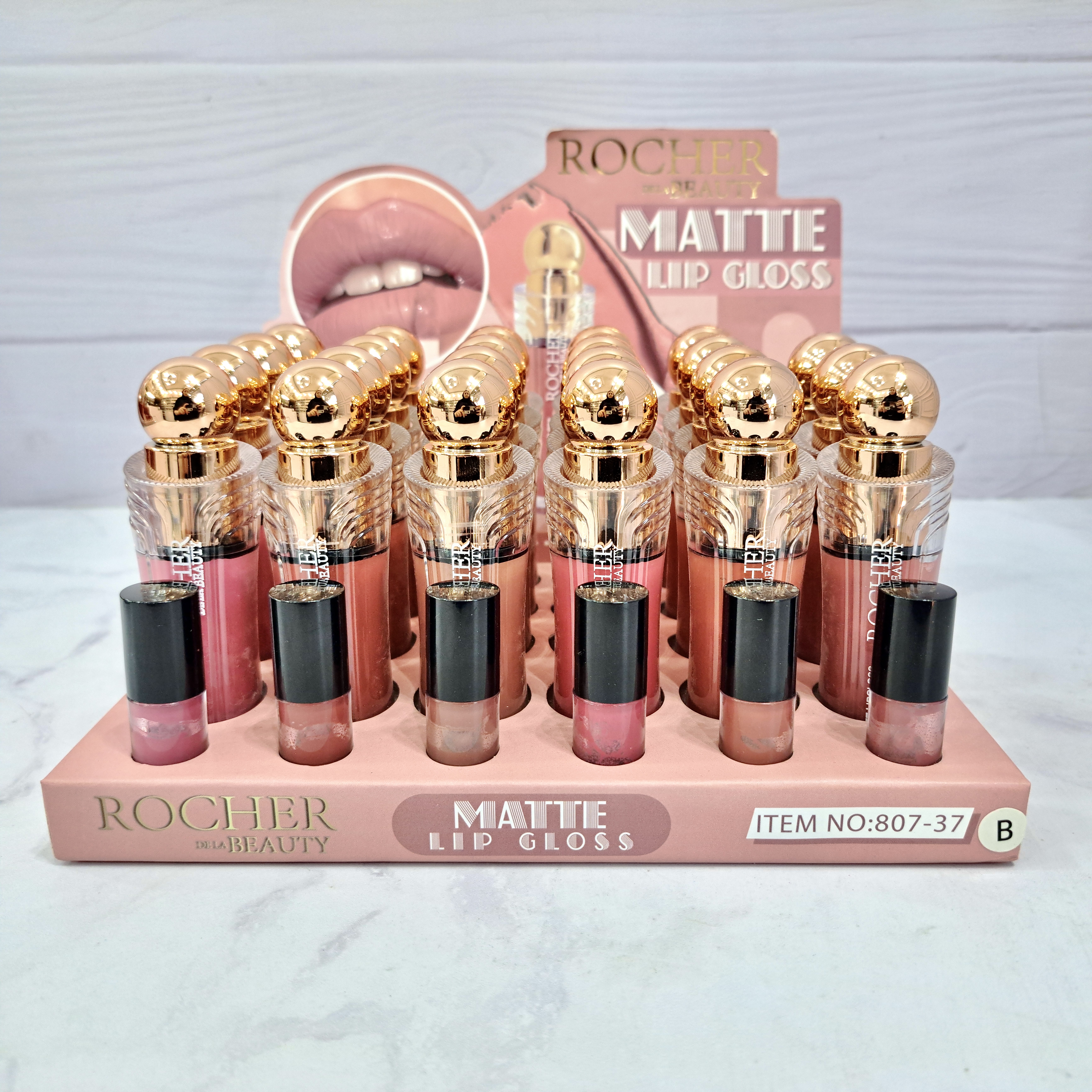 رژ لب مایع مات روچر مدل Matte Lip Gloss